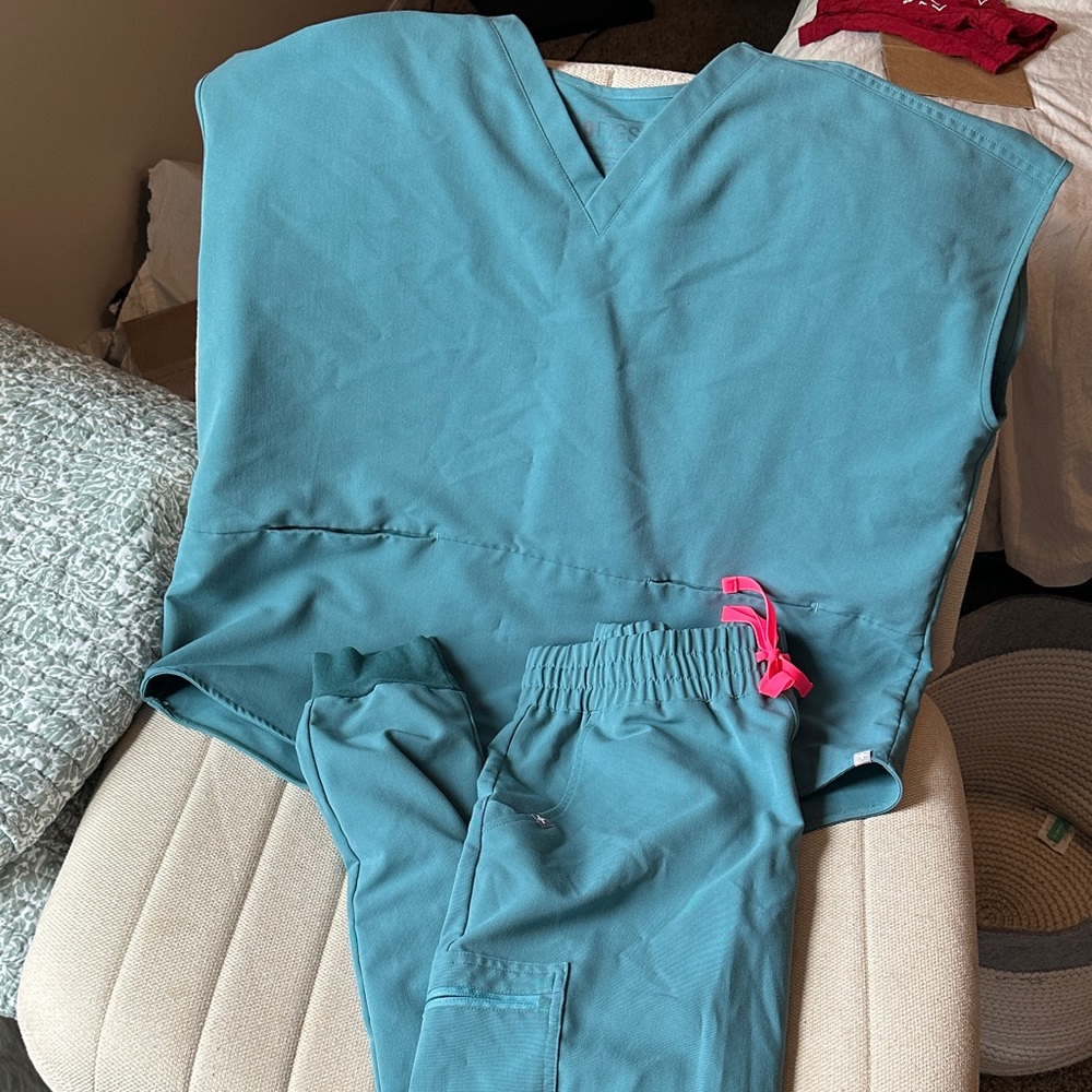 Figs Teal Scrub Set
